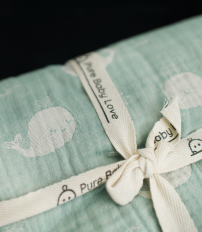 Swaddle L - jade green - whale